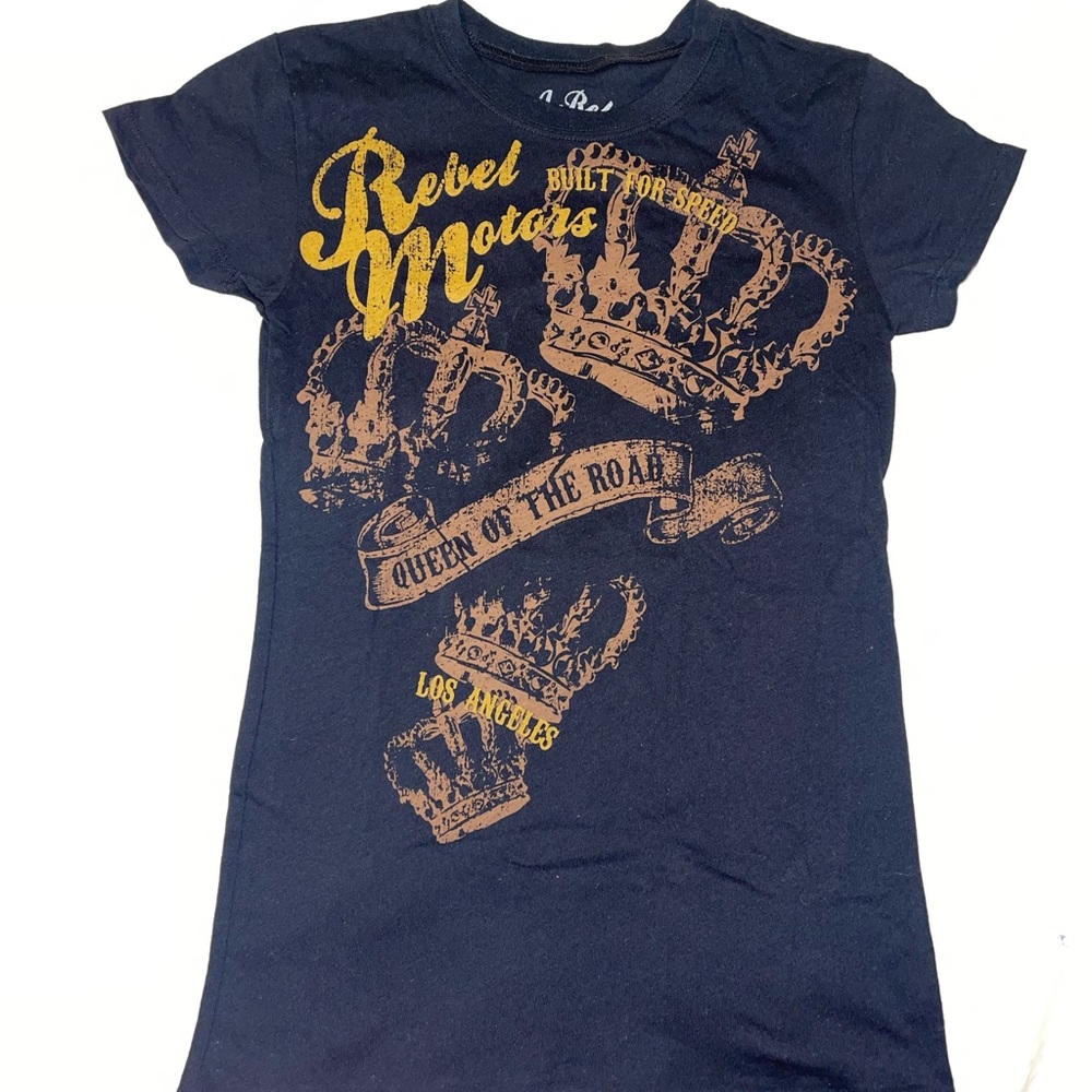 2/$10 BUNDLE! NEW! Super cute ‘00s era throwback ‘Rebel Motors’ tee.